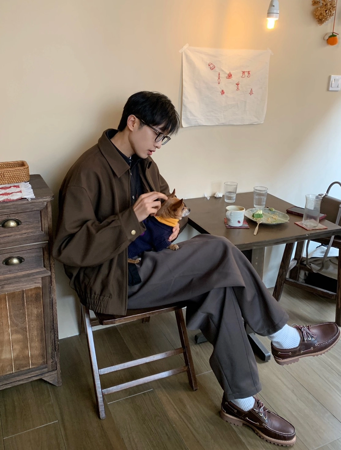 皮休閒鞋｜旅遊穿搭