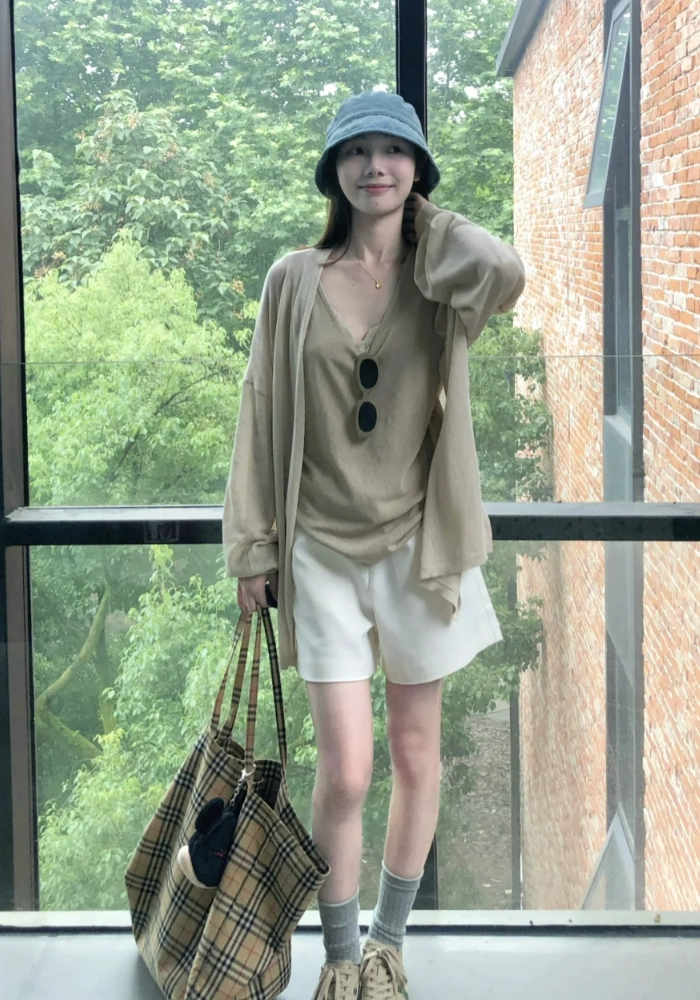 藍色漁夫帽穿搭