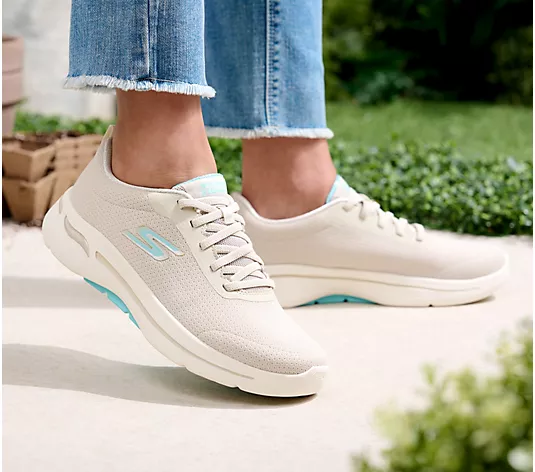 Skechers GoWalk Arch Fit Washable Bungee Sneakers