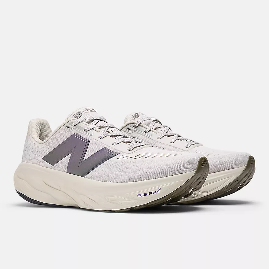 New Balance W1080B14