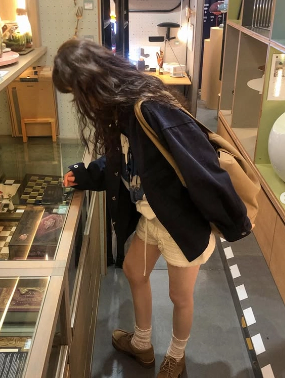 女大生穿搭上半身必備單品|襯衫