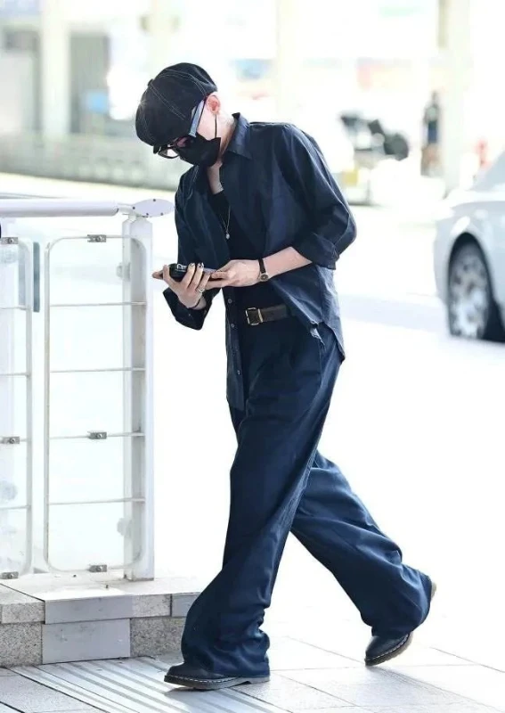 GD 機場穿搭一身黑