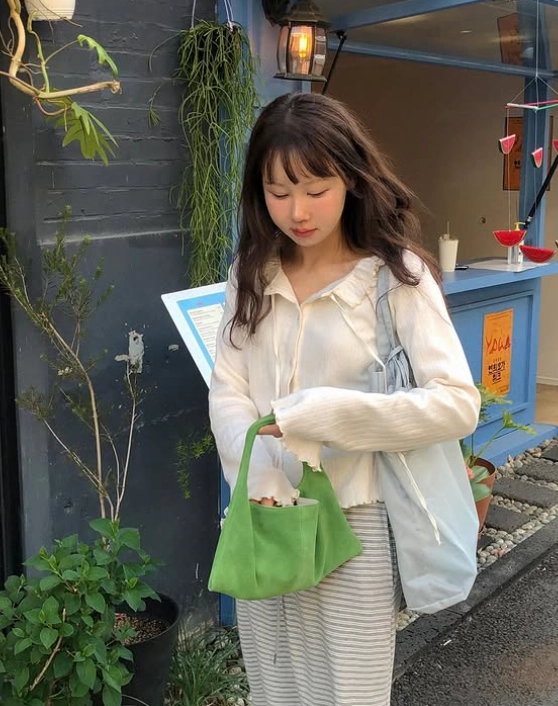 白色罩衫外套